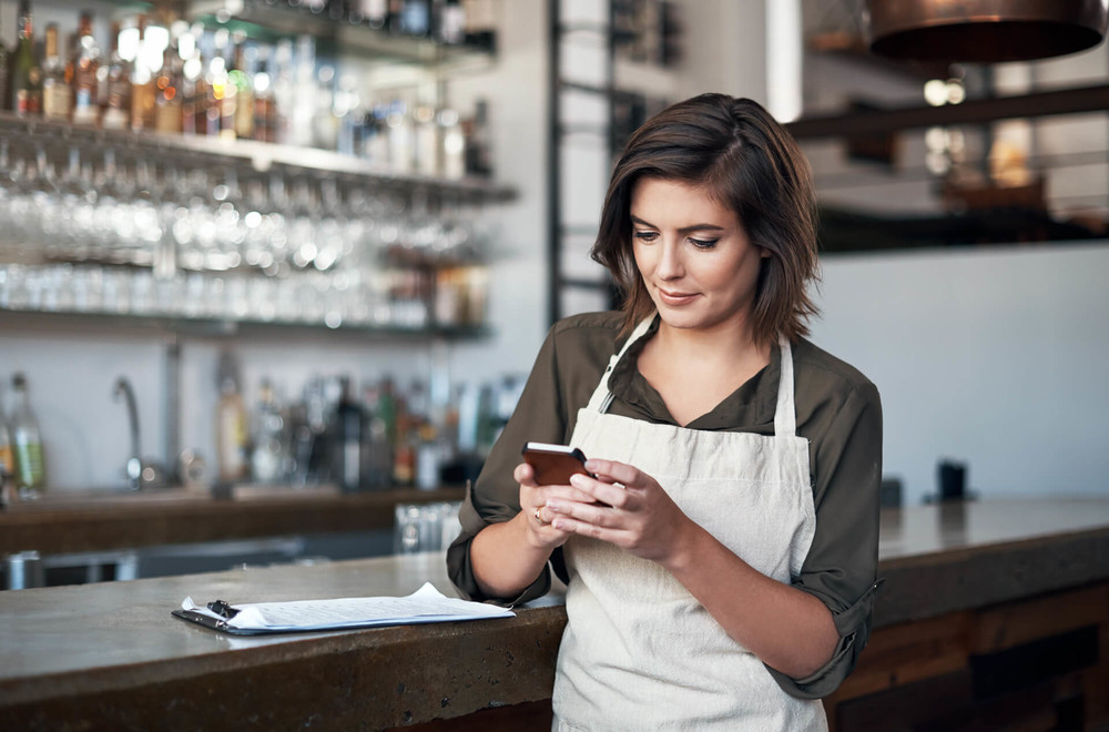 server tracking expenses with app