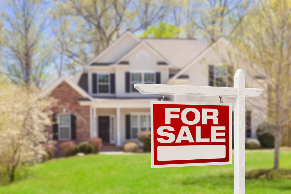 Buy house sign for real estate investment property